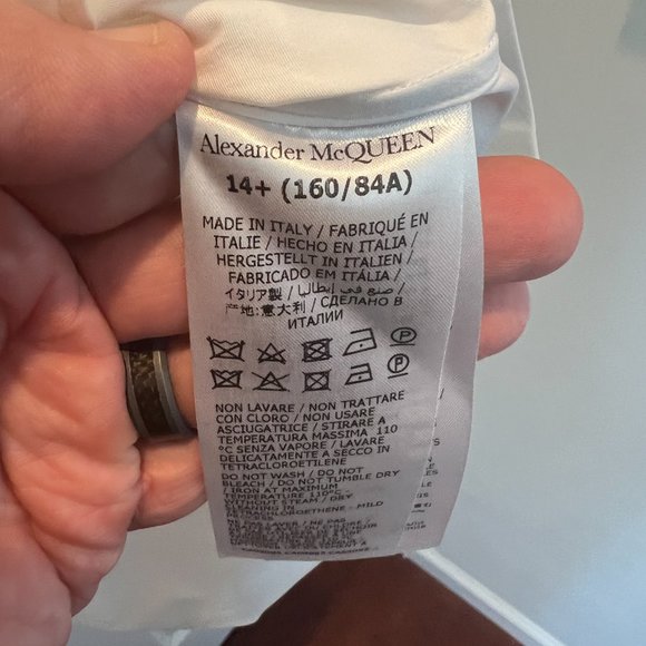 Men's Alexander McQueen Long-Sleeve Classic Button-Down Shirt - Picture 8 of 11